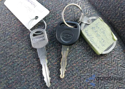 2005 Chevrolet Silverado 1500 Work Truck from USA, damaged, VIN 1GCEC14X05Z341153